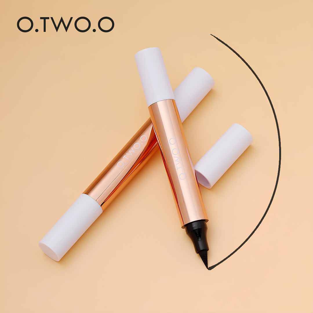 O.TWO.O Double-Ended Eyeliner